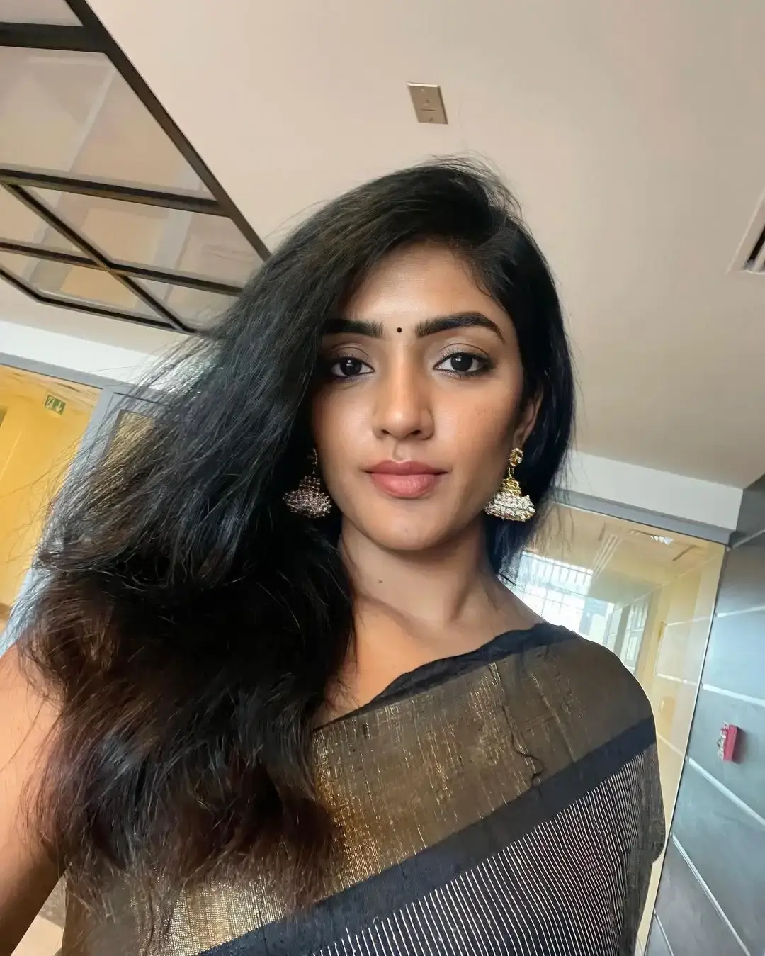 Beautiful Indian Actress Eesha Rebba in Black Saree